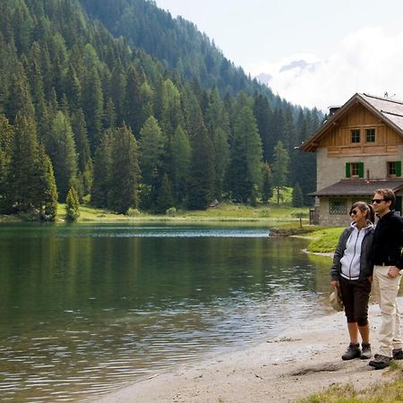 Rifugio Lago Nambino Мадона ди Кампильо Екстериор снимка