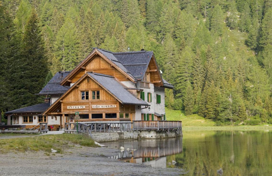 Rifugio Lago Nambino Мадона ди Кампильо Екстериор снимка