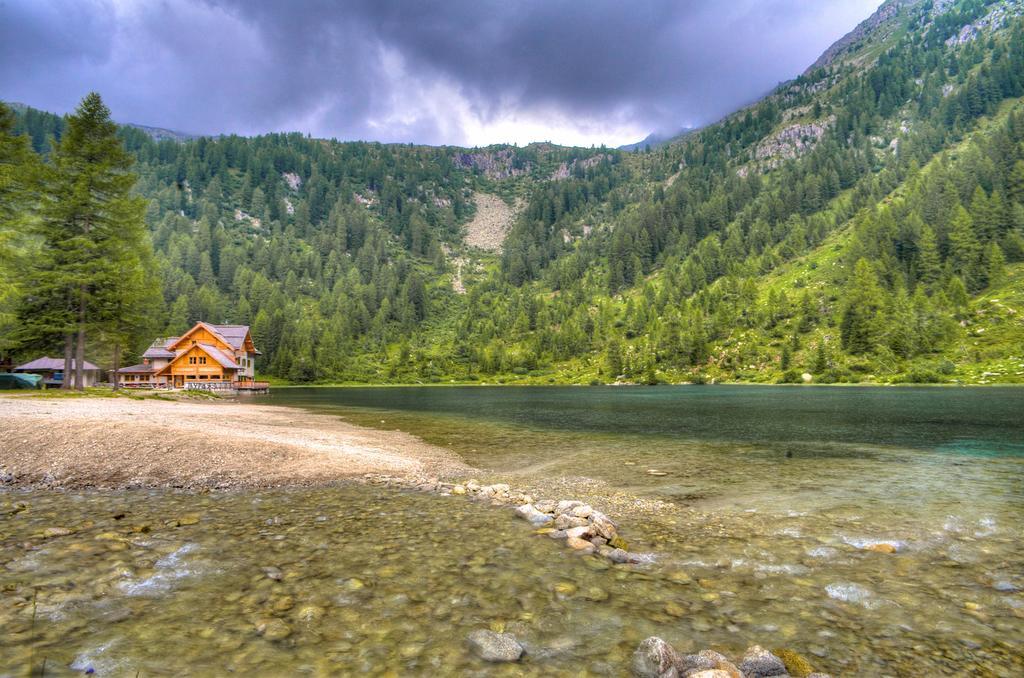 Rifugio Lago Nambino Мадона ди Кампильо Екстериор снимка