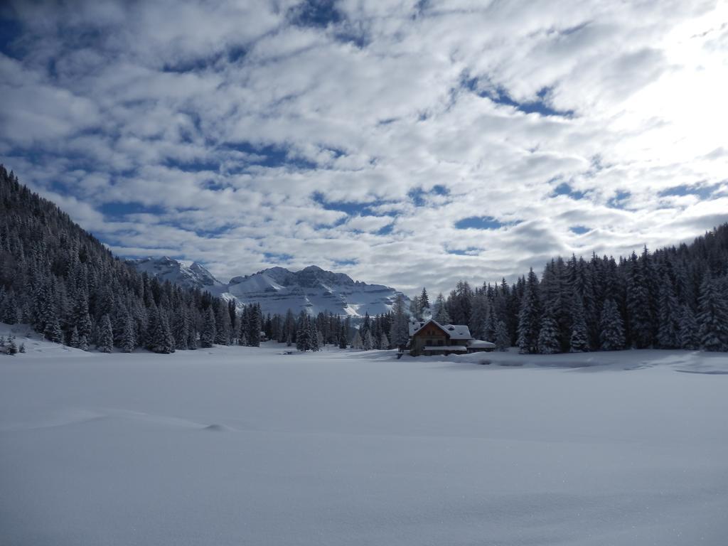 Rifugio Lago Nambino Мадона ди Кампильо Екстериор снимка