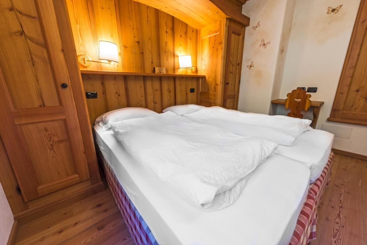 Rifugio Lago Nambino Мадона ди Кампильо Екстериор снимка