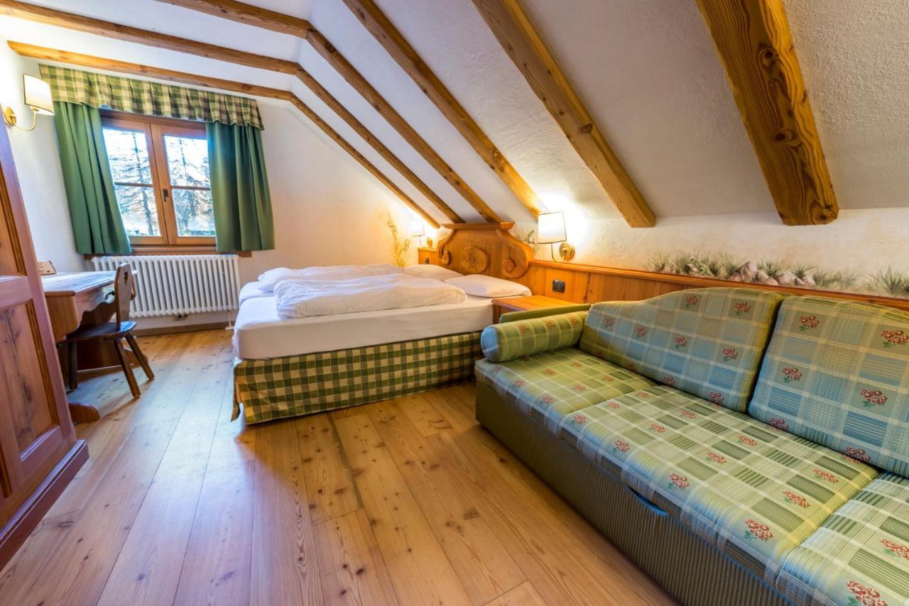 Rifugio Lago Nambino Мадона ди Кампильо Екстериор снимка